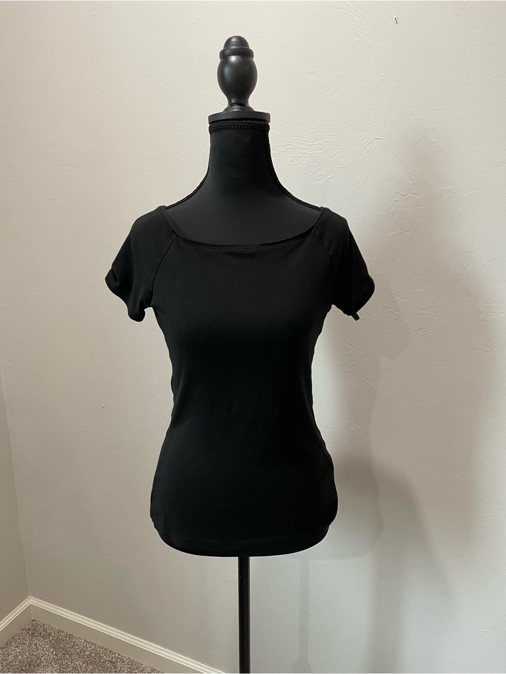 White House Black Market Black Short-Sleeve Scoop Neck Tee